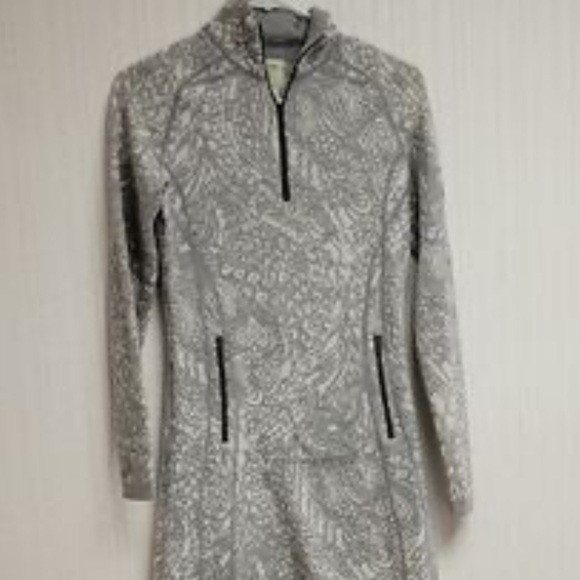 Title Nine Gray Long Sleeve Nine Mercury Sweater Dress - Picture 2 of 9